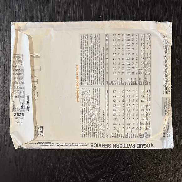 Vintage Petite Jacket and Dress Sewing Pattern: Anne Klein II, Vogue - Picture 2 of 5